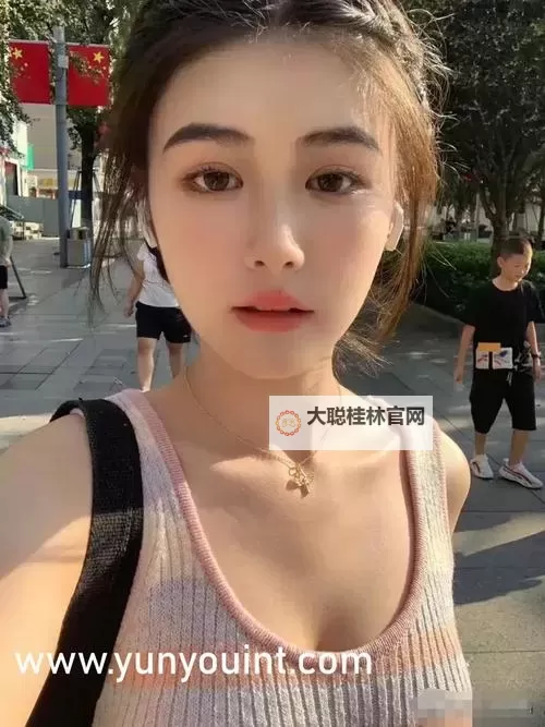 色人阁五月婷婷：探索多彩世界的视觉盛宴图1