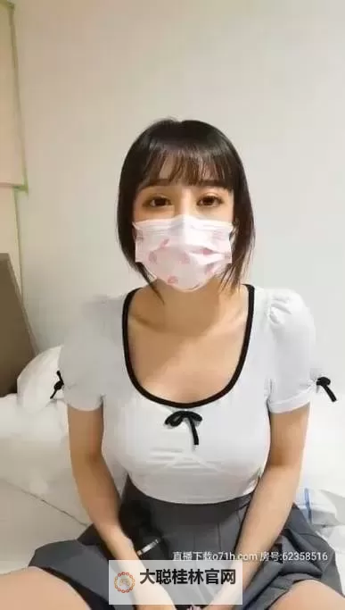 探索国产传媒AV自拍：新人主播的真实瞬间图1