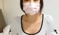 探索国产传媒AV自拍：新人主播的真实瞬间