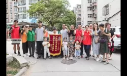 援郑志愿者被骂哭：爱的奉献遭误解令人心碎