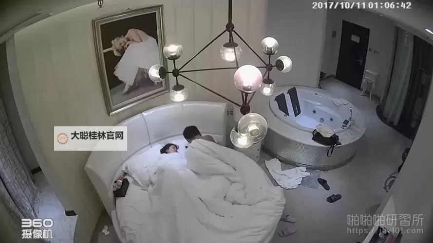 数字边境的潮汐:九九热在线视频这里只有精品的光影寓言图1