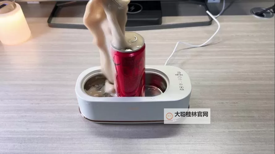 月光下的错位记:怎么把自己变成喷泉夹枕头图1