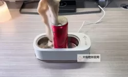 月光下的错位记：怎么把自己变成喷泉夹枕头