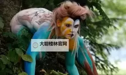 穿越尺度的光影：最大胆的人体艺术图解析与赏析